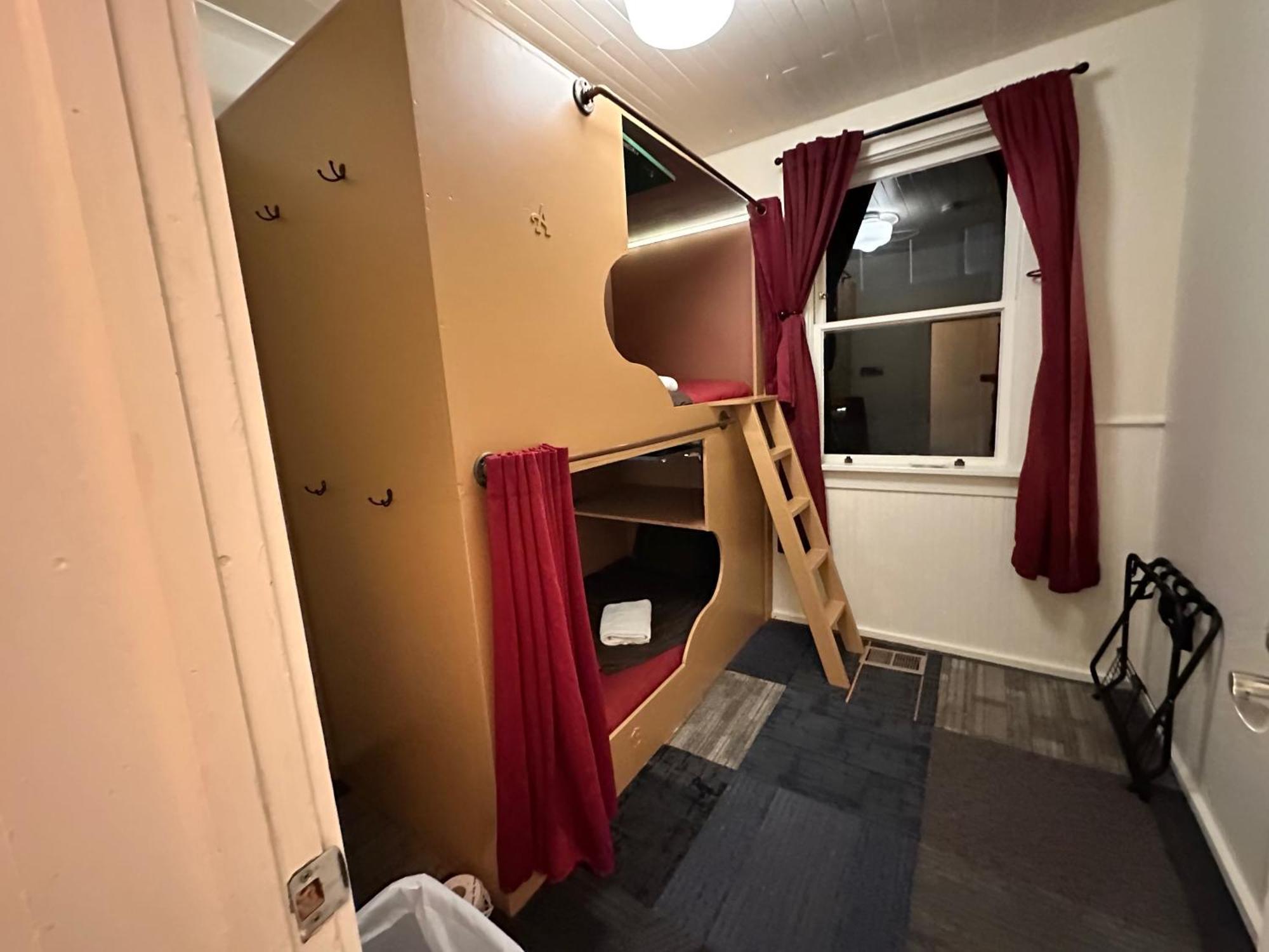 West River House Траки Экстерьер фото