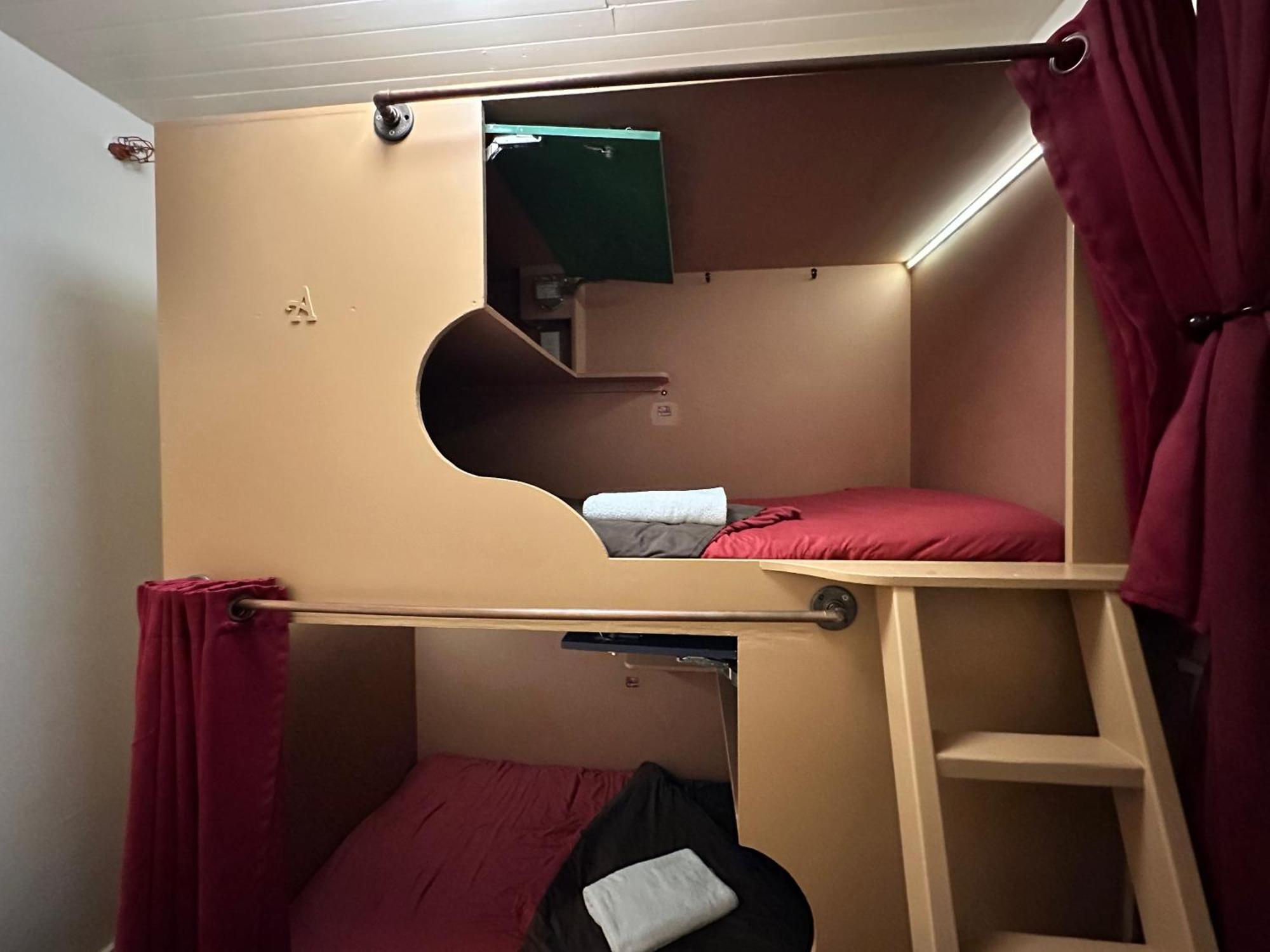 West River House Траки Экстерьер фото