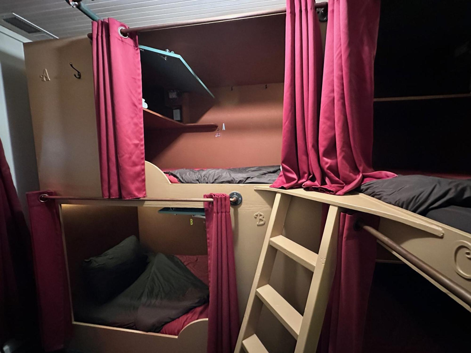 West River House Траки Экстерьер фото